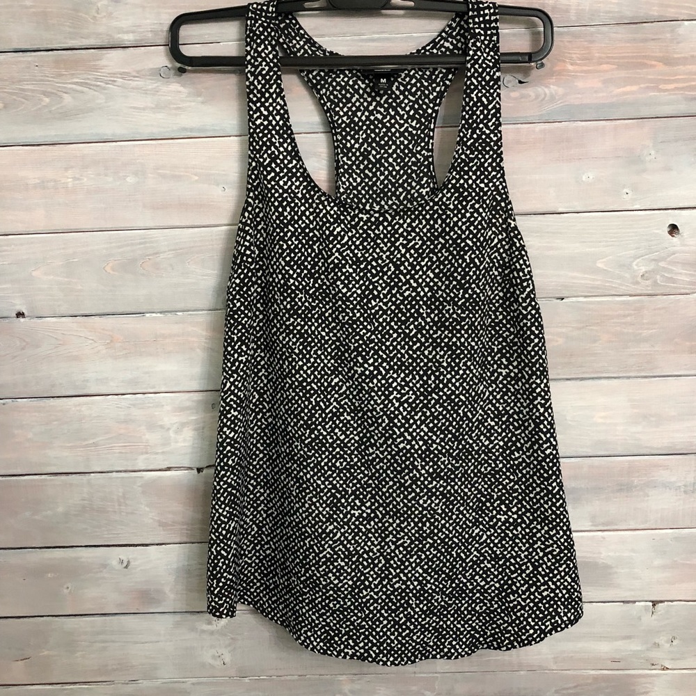 Black and white pattern woman’s tank top